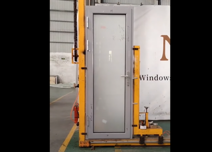 定制平开门成品功能展示